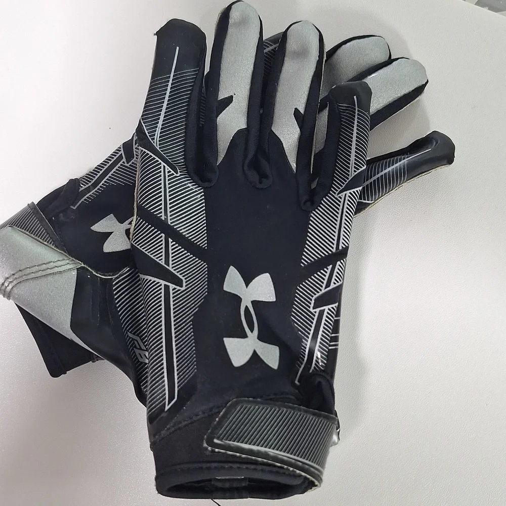 Under Armor Nitro Football Black and Gray Sports Gloves